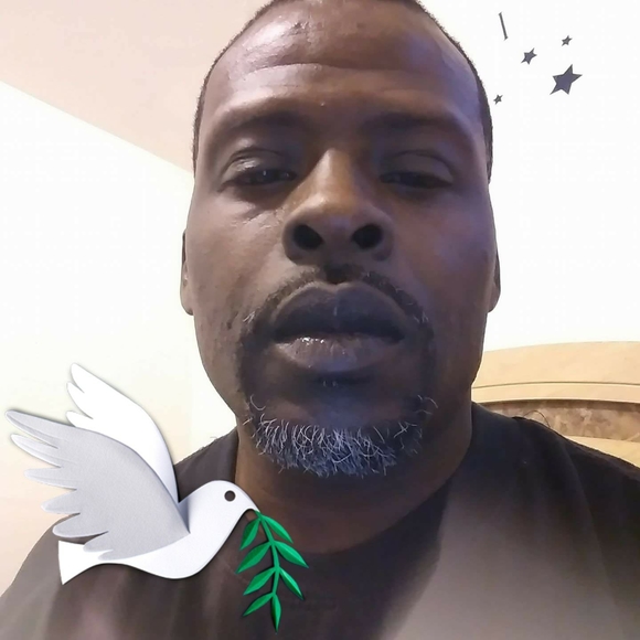Profile Picture of Kenneth Daniels (@kennethdaniels) on Poshmark