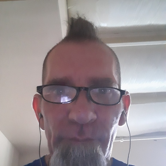 Steven Schoenfeld - Poshmark Profile Picture of Steven Schoenfeld (@punkrock5150) on Poshmark