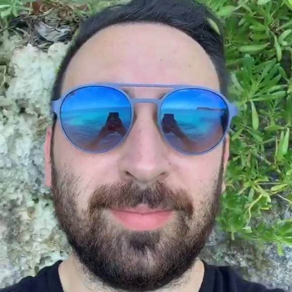 Profile Picture of Zach Weinberg (@zsweinberg) on Poshmark