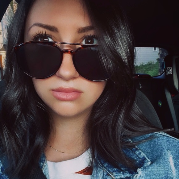 Profile Picture of Aubrey Sprecker (@aubreyjean13) on Poshmark