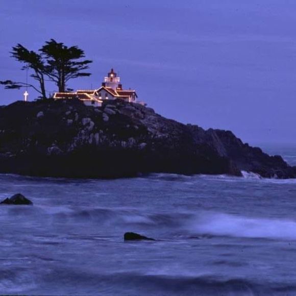 Profile Picture of Chris Holsworth (@chrisholsworth) on Poshmark