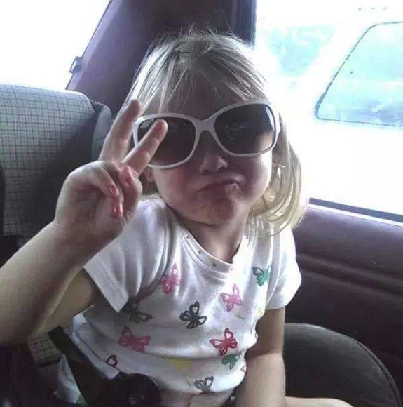 Profile Picture of Heather Zachery (@heatherbug1985) on Poshmark