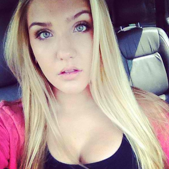 Profile Picture of Jessica Zakis (@jessicazakis) on Poshmark