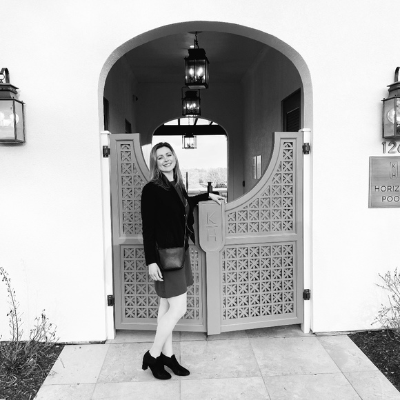 Profile Picture of Kate Komarnicki (@kikishouse) on Poshmark