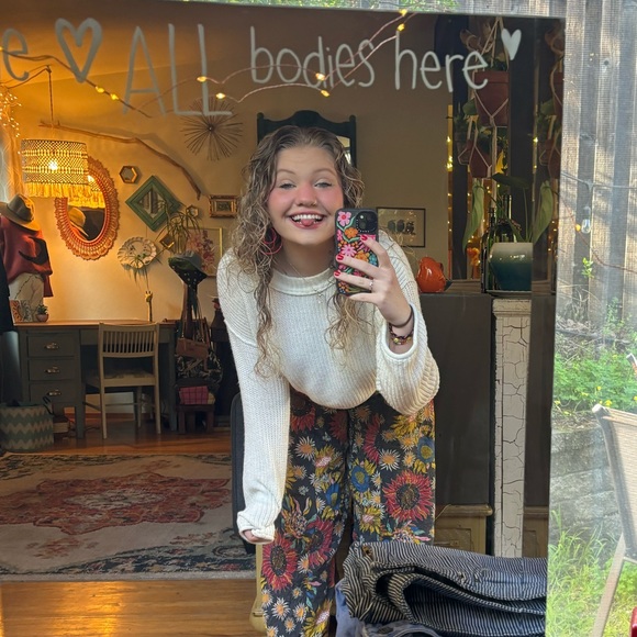 Profile Picture of Aleya Falb (@aleyaf206) on Poshmark