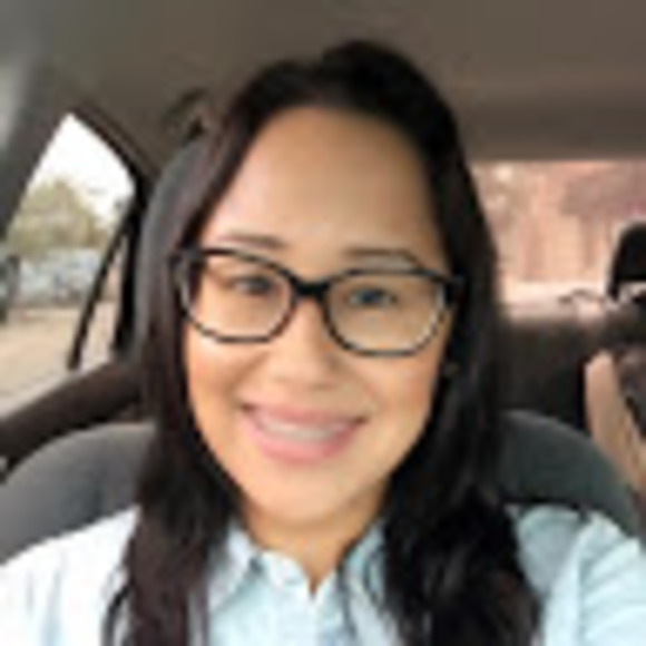 Profile Picture of Gloria Cruz (@gcruz924) on Poshmark