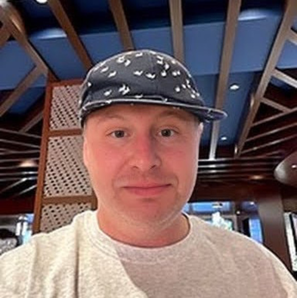 Profile Picture of Andrew Walbert (@awnetz) on Poshmark