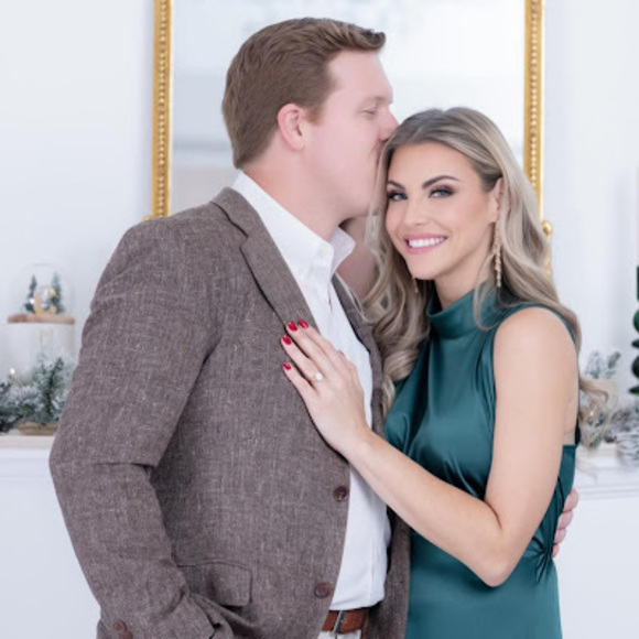 Catherine Halinski - Poshmark Profile Picture of Catherine Halinski (@cmhalinski) on Poshmark