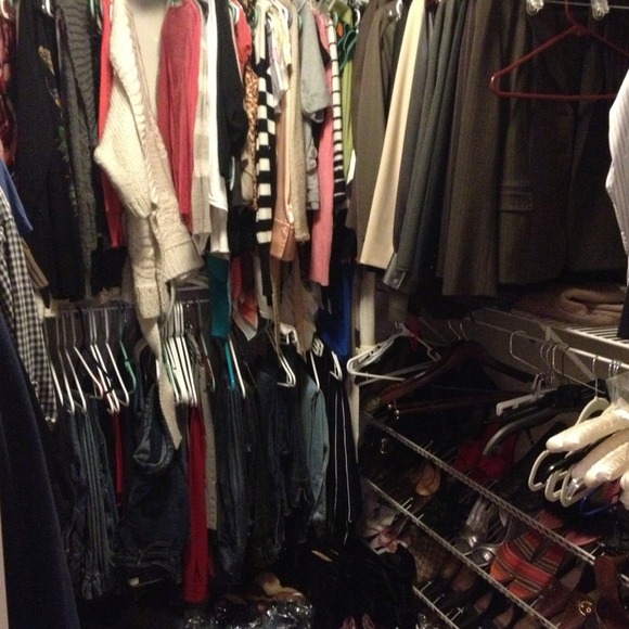 Profile Picture of Stephanie Crapsey (@stefscollects) on Poshmark