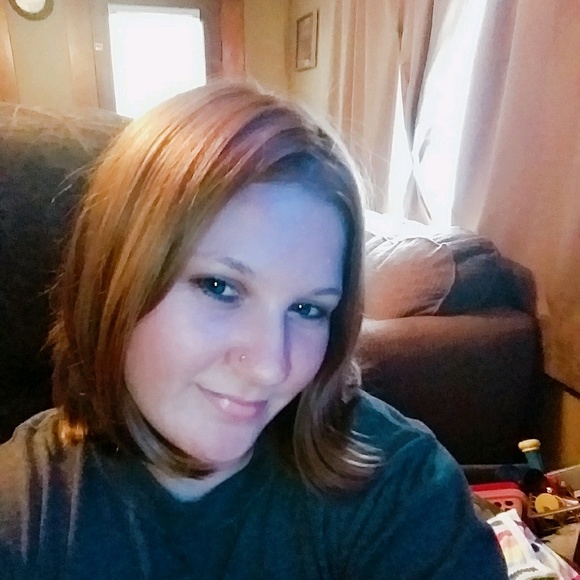 Profile Picture of Summer Byrum (@summerbyrum15) on Poshmark