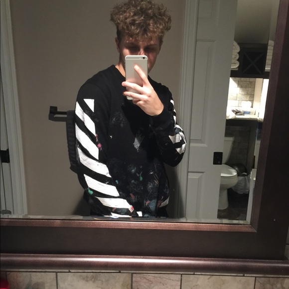 Profile Picture of Tyler Savron (@tsavron) on Poshmark