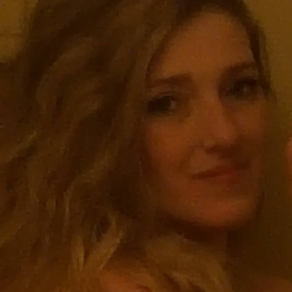 Profile Picture of April riddle Chancey (@april_chancey) on Poshmark