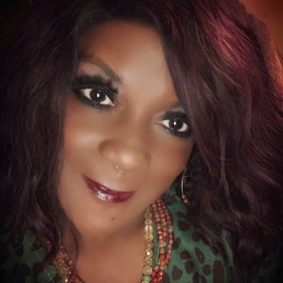 Profile Picture of Robin Freeman (@scent2us) on Twitter