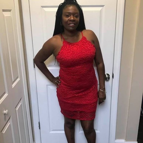 Profile Picture of Dezerene Manderson (@dezerene82178) on Poshmark