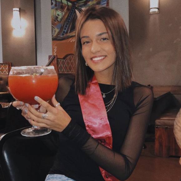 Profile Picture of Kaylin Zeltmann (@kaylinzeltmann) on Poshmark