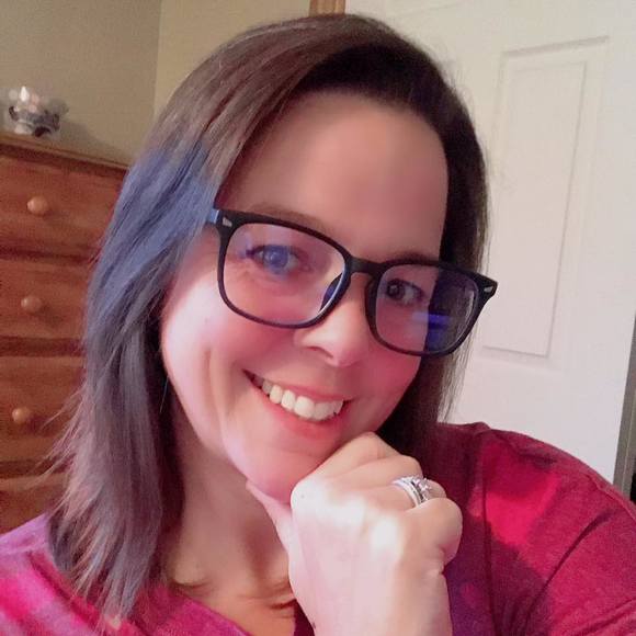 Profile Picture of Sandy Wade (@sandy43204) on Poshmark