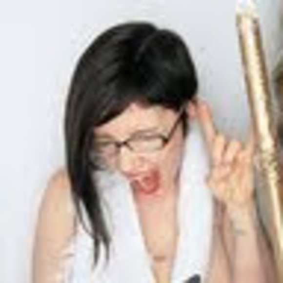 Profile Picture of Sarah Getter (@sarahgetter82) on Poshmark