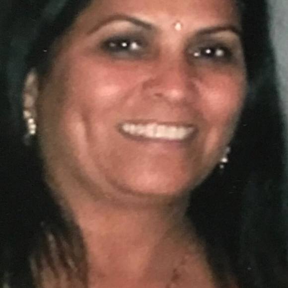 Profile Picture of Shobhana g Patel (@chicago1989) on Poshmark