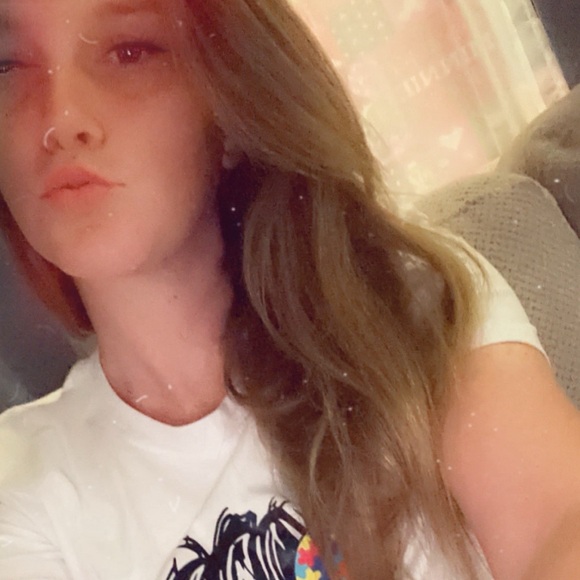Profile Picture of Haley Mathes (@simmonsmh20) on Poshmark