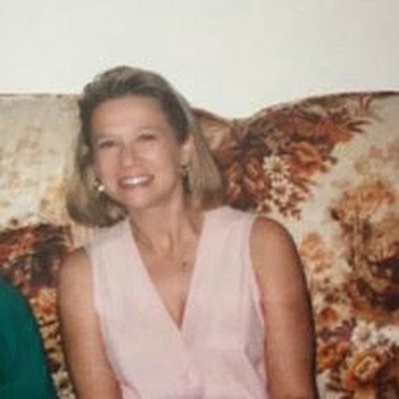 Profile Picture of Debra Knight (@burke2158) on Poshmark