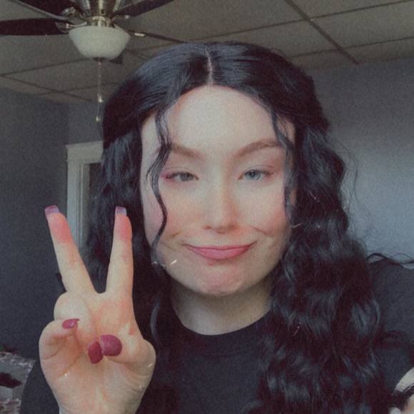 Profile Picture of Savannah Huff (@savannahhuff581) on Poshmark