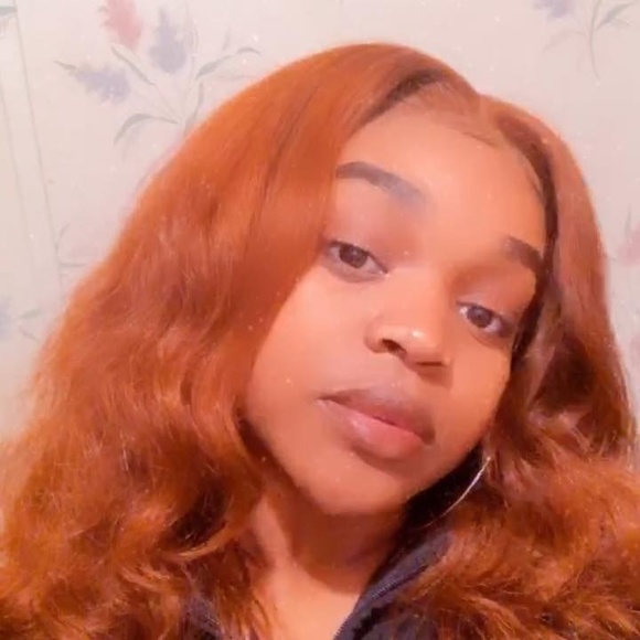 Profile Picture of Zaria Simpkins (@brownzari) on Poshmark