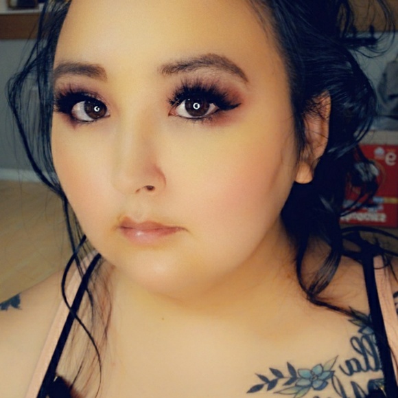 Profile Picture of Danielle Ozenna (@eyedo) on Poshmark