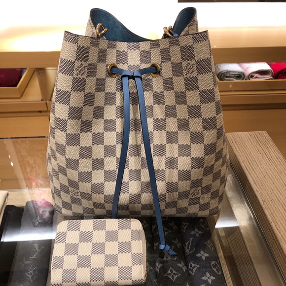 Profile Picture of Beth Clingers (@bethcling) on Poshmark