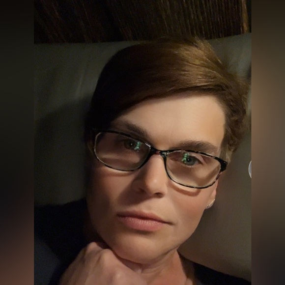 Profile Picture of Terrina Ensor (@jimmyterrina) on Poshmark