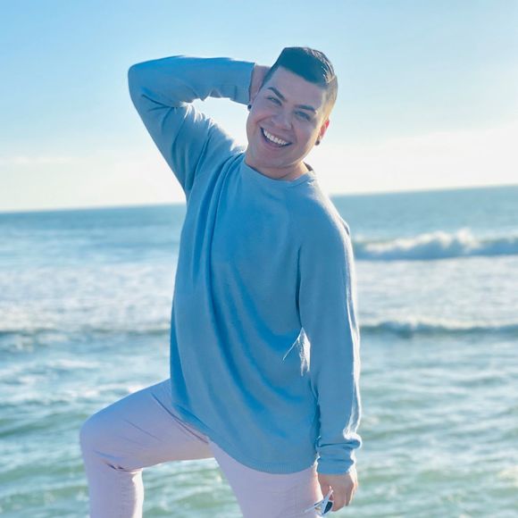 Profile Picture of Andrew Franco (@smallvillerocks) on Poshmark