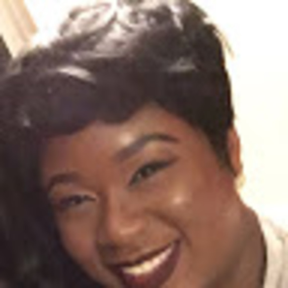 Profile Picture of Olufolake Omidiora (@minniemouse76) on Poshmark