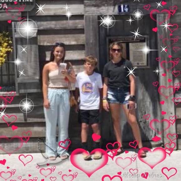 Profile Picture of Mandy Cummings (@bmannnnyo) on Poshmark