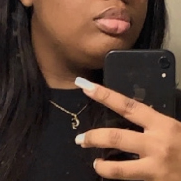 Profile Picture of Gigi Etheridge (@gigietheridge14) on Poshmark