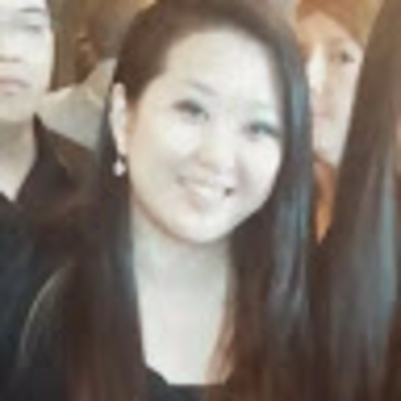 Profile Picture of Yooni Chun (@yoonichun) on Poshmark