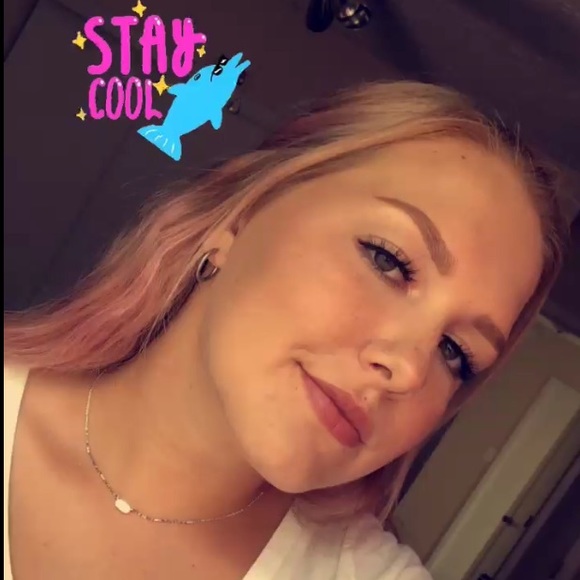 Madison Frisky - Poshmark Profile Picture of Madison Frisky (@mfrisky) on Poshmark