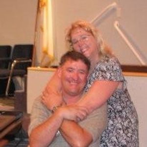 Profile Picture of Sarah Mullin (@luvmywolfie) on Myspace