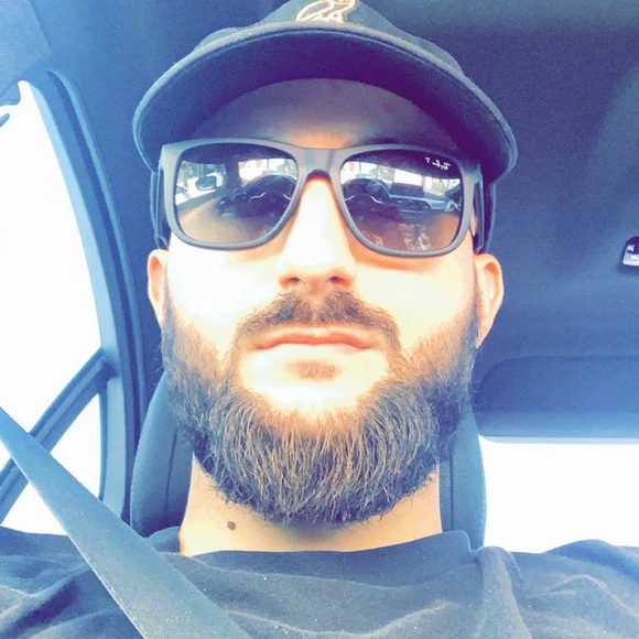 Profile Picture of Arada Shahbandari (@arada378) on Poshmark