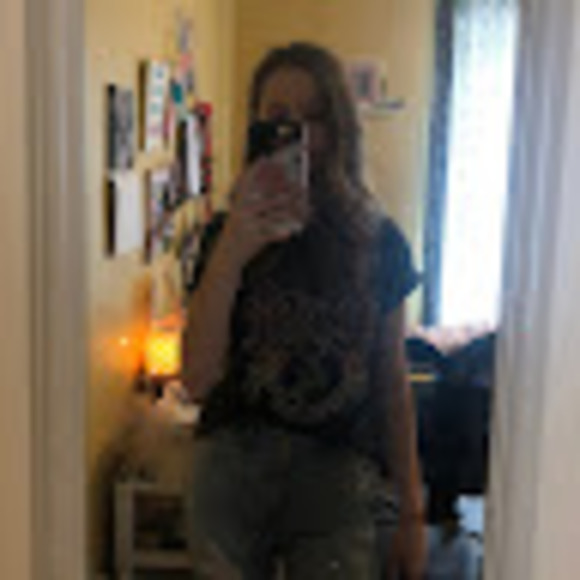 Profile Picture of Mckensi Polarek (@mpolarek185) on Poshmark