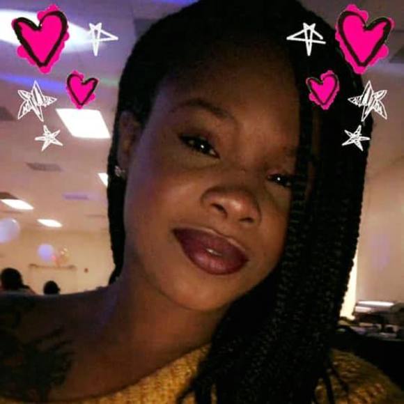 Profile Picture of Pia Badger (@piabadger) on Poshmark