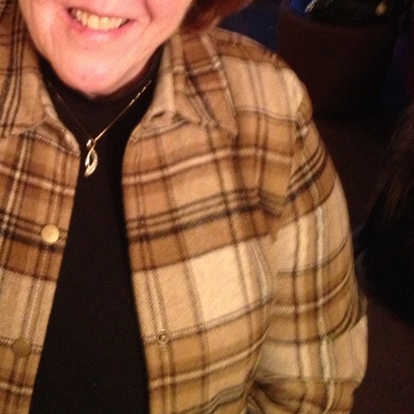 Profile Picture of Janet Winneroski (@jwinneroski) on Poshmark
