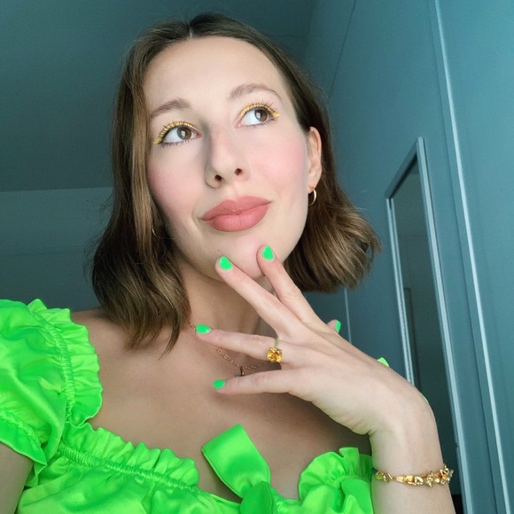 Profile Picture of Victoria Matsuka (@vmatsuka) on Poshmark