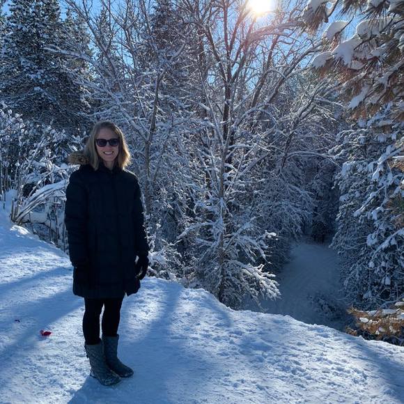 Profile Picture of Heidi Schneider (@heidischneid642) on Poshmark