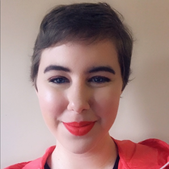 Profile Picture of Emma Stofferahn (@estoffe) on Poshmark
