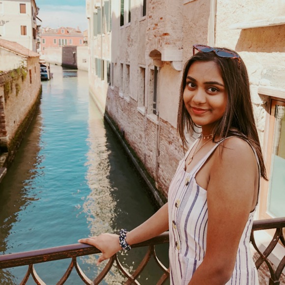Profile Picture of Haarika Karlapati (@haarika_k) on Poshmark
