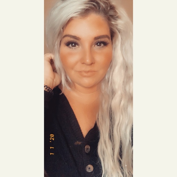 Profile Picture of Court Uncapher (@courtrose1) on Poshmark