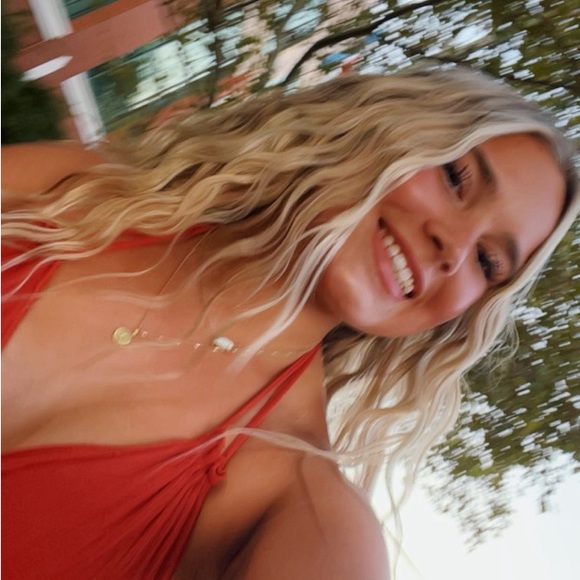 Profile Picture of Jasmine Carlisle (@jazzy_orlove) on Poshmark