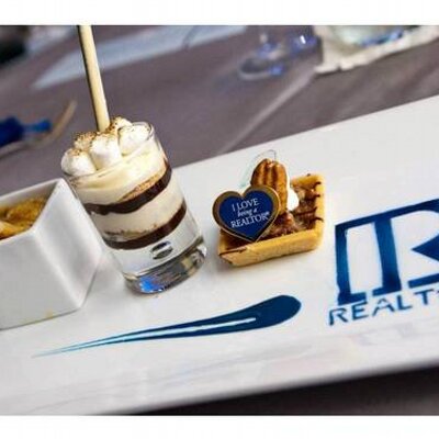 Profile Picture of Yolanda Dillon (@DILLREALEST8) on Twitter