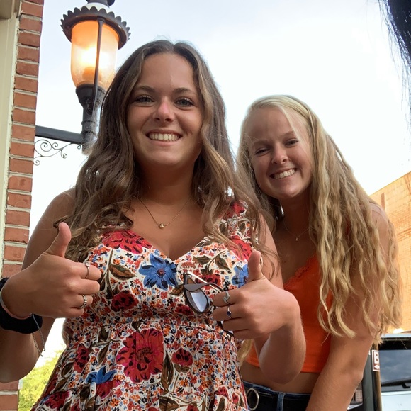 Profile Picture of Carly Marotta (@carlymarotta) on Poshmark