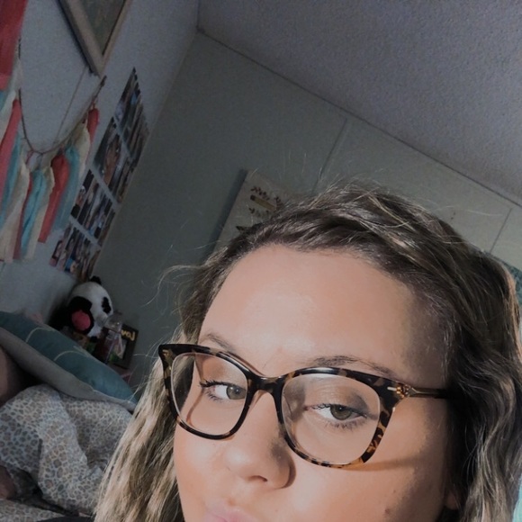 Profile Picture of Cameron Daniels (@cdaniels135) on Poshmark