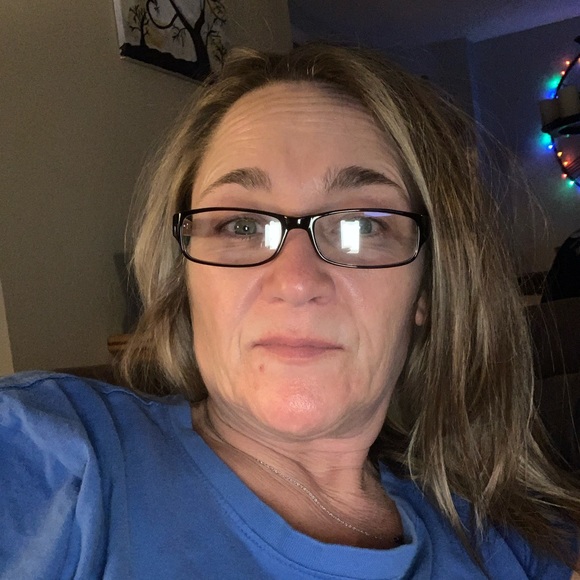 Profile Picture of Cassandra George (@cassandra197150) on Poshmark